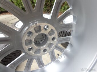 5x114,3 R18 ori.zimna sada kol s TPMS Toyota Corolla - 10