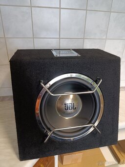 Subwoofer JBL + zesilovač Blaupunkt - 10