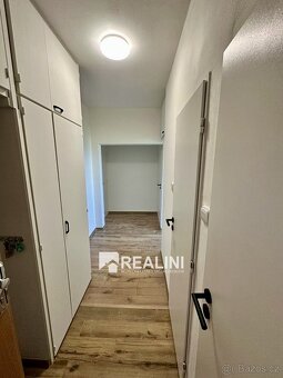 Pronájem bytu 2+1 s lodžií o velikosti 63 m2 v Ostravě - Záb - 10