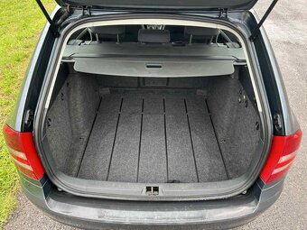 Volkswagen Touran 1.6TDi DSG - 10