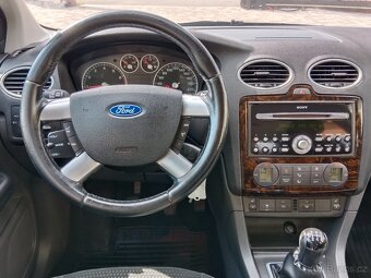 Ford Focus 1,6i 74Kw r.v.8/2006 najeto 119000Km Výbava Ghia - 10