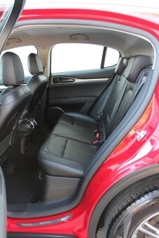 Alfa Romeo Stelvio 2.2JTDm 154kW + Q4 + SERVIS ALFA ROMEO - 10