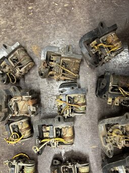 Predám regulátor napatí k zapalovani JAWA ČZ 175 250 350 - 10