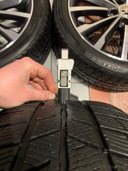 Alu kola Škoda R19 5X112 ZIMNÍ PNEU 235/40 R19 8mm - 10