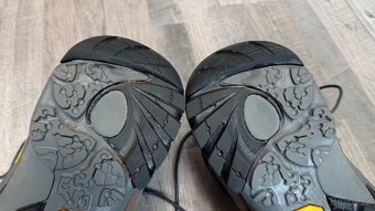 Dámské trekové boty Garmont GTX vel.39 - 10