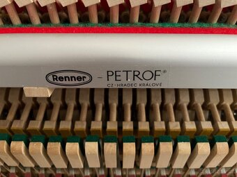 Zánovní pianino Petrof P 118 .Renner mechanika - 10