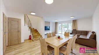 Prodej rodinného domu s dvěmy byty 3+kk, 214 m², Břeclav - C - 10