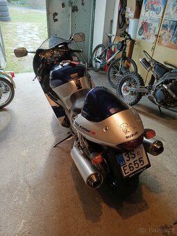 Suzuki GSX 1300 R - 10