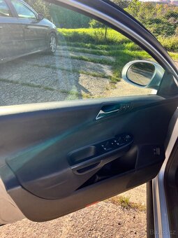 Volkswagen Passat 2.0 TDI, automat, rok 2006 - 10
