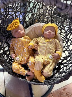 Realistická Reborn dvojčátka s příslušenstvím - 10