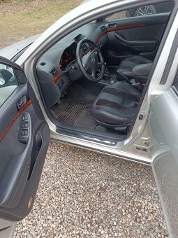 Toyota Avensis T25 combi D4D - 10