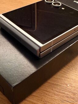 Samsung Z Flip 6 256GB - 10