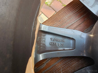 HYUNDAI i20 orig alu sada 195/55/16 TPMS Michelin - 10