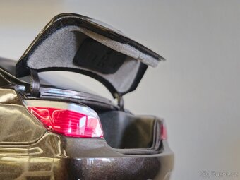 BMW E60 M5 1:18 Kyosho - 10