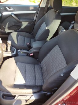Škoda Octavia combi 1,6 mpi - 10
