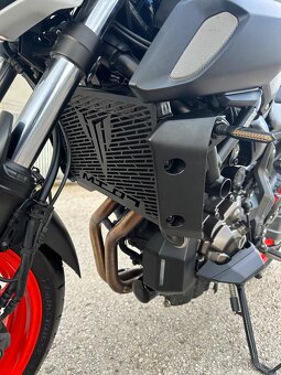 Yamaha MT07 - 10