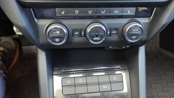 Škoda octavia RS 2,0tsi - 10