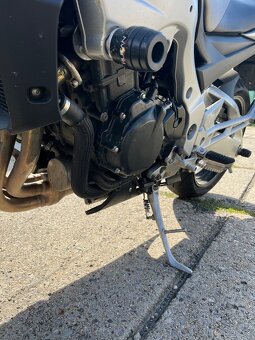 Suzuki 600 GSR - 10