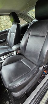 Ford Focus Cabrio 2.0i . Výměna možná - 10