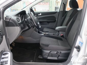 Ford Focus 1.6 i 74 kW 16V Ghia - 10