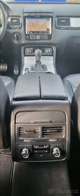 VW Touareg 3.0tdi 176 kw,Pruziny,Navigace,Kamera - 10