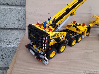 Lego pojízdný jeřáb 42108 a pásový čelní nakladač 42094 - 10