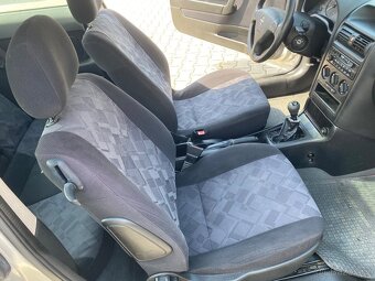Opel Astra 1.6 16v - 10