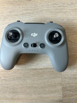 FPV dron DJI Avata 2 Fly More Combo + příslušenství (5 bater - 10