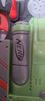 Nerf ZOMBIE STRIKE 3 PISTOLE - 10