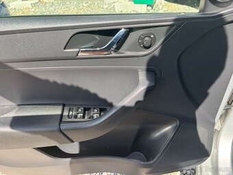 Škoda Rapid 1.2 Tsi 77kw r.v. 2015, Serviska - 10