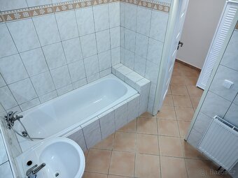 Pronájem bytu 3KK 96 m2 s vlastní zahradou - bez RK - 10