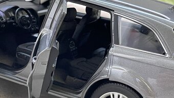 Audi Q7 2009 Kyosho 1:18 - 10