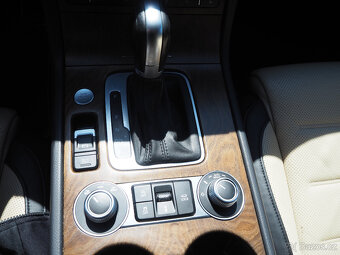Volkswagen Touareg 3.0 TDI INDIVIDUAL, odpočet DPH - 10