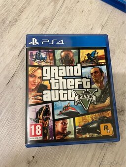 PS4 pro 1TB - 10