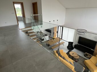 PÁTEŘOVÉ schodiště a schody, skleněné zábradlí - 10