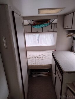 Karavan Knaus pro 5 osob - 10