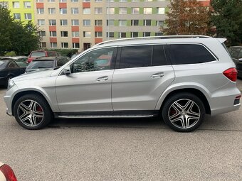 Mercedes - 10