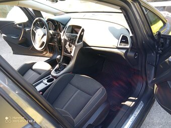 Opel Astra 106.000 km 2012 1.4 T benzín 1. Majitel . xenony - 10