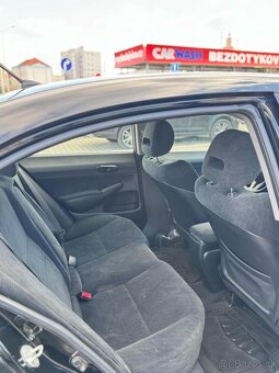 Honda Civic Hybrid (2010) - 10