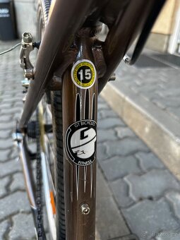 GT Nomad – pohodlné trekové kolo, rám 15", Shimano Acera - 10