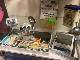 Stará lékařská skříň - 10