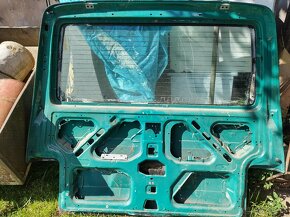 Volkswagen T4 , páté dveře,kus podlahy,plecharina ,tapce - 10