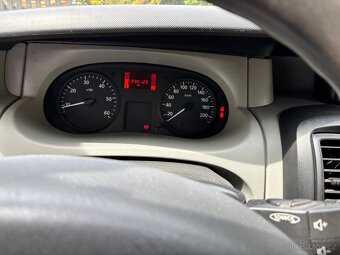 Renault Trafic 1.9 - 10