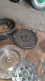 Prodám spojku, přírubu malotraktor mt8 150 32 - 10