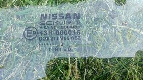 Nissan Tino V10 - zadne sklo do pravych zadnych dveri - 10