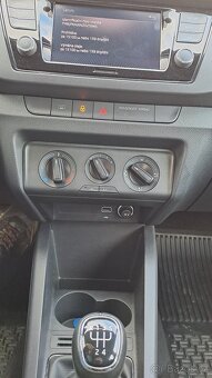 Škoda fabia 4 1.0tsi 70kw 4/2022 koupeno v ČR - 10