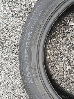 Zimní pneu Nokian 255/45/19 vzorek 6,5mm - 10