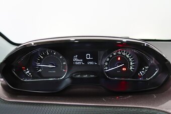 Peugeot 2008, 1.2 60 kW,1.MAJ.,ZÁRUKA, ROZVODY, PARK.SENZORY - 10