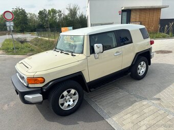 Toyota FJ Cruiser bez koroze, skvělý originální stav - 10