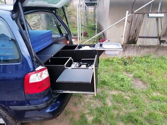 Spací vestavba do Ford Galaxy - 10